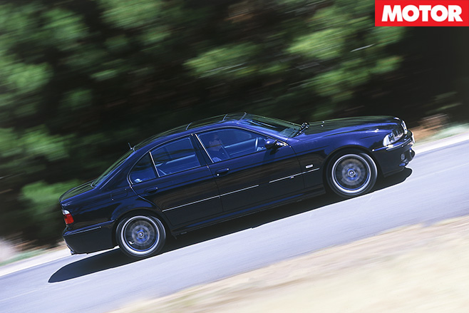 BMW E39 M5 side
