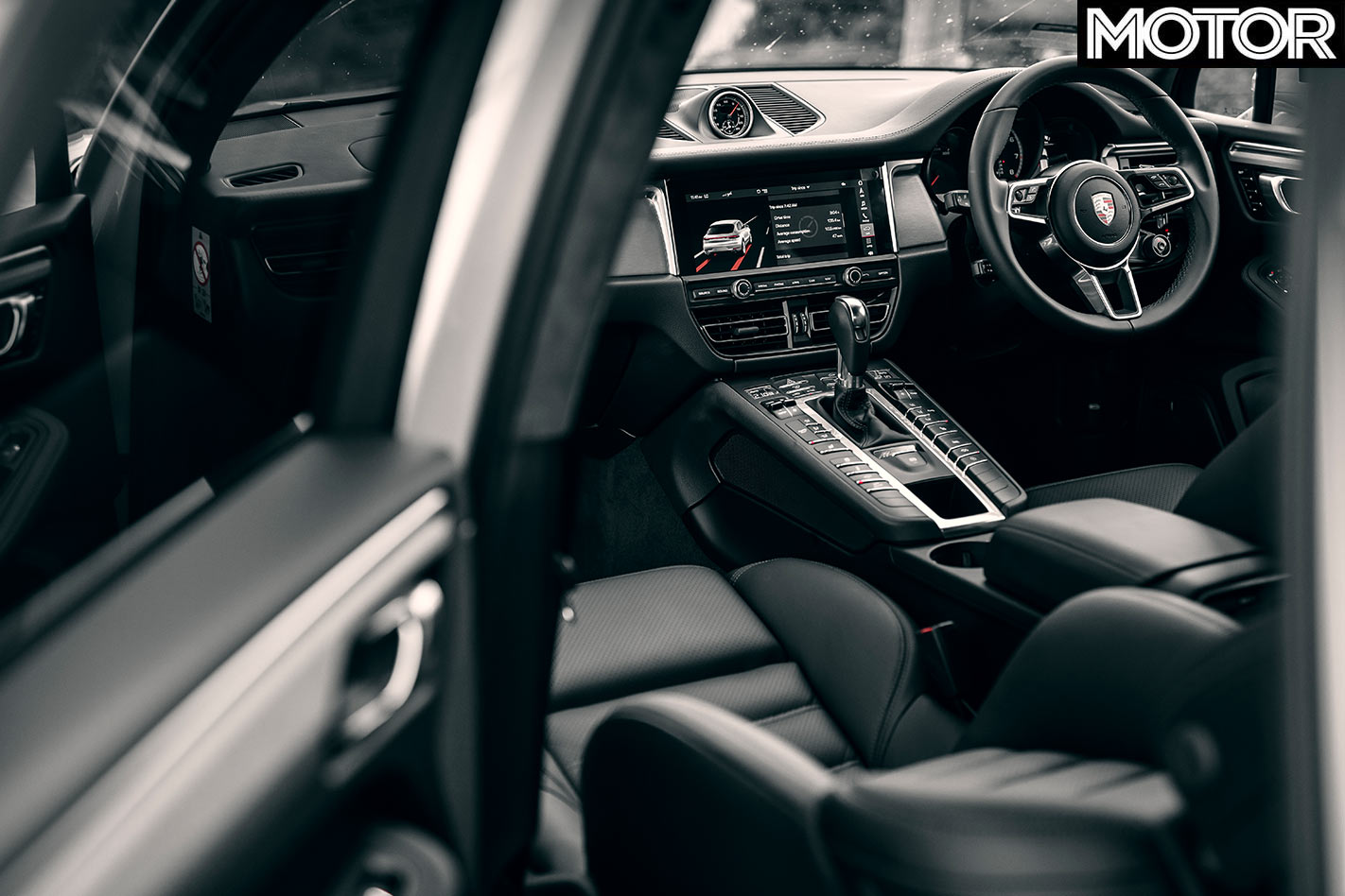 Porsche Macan Turbo interior