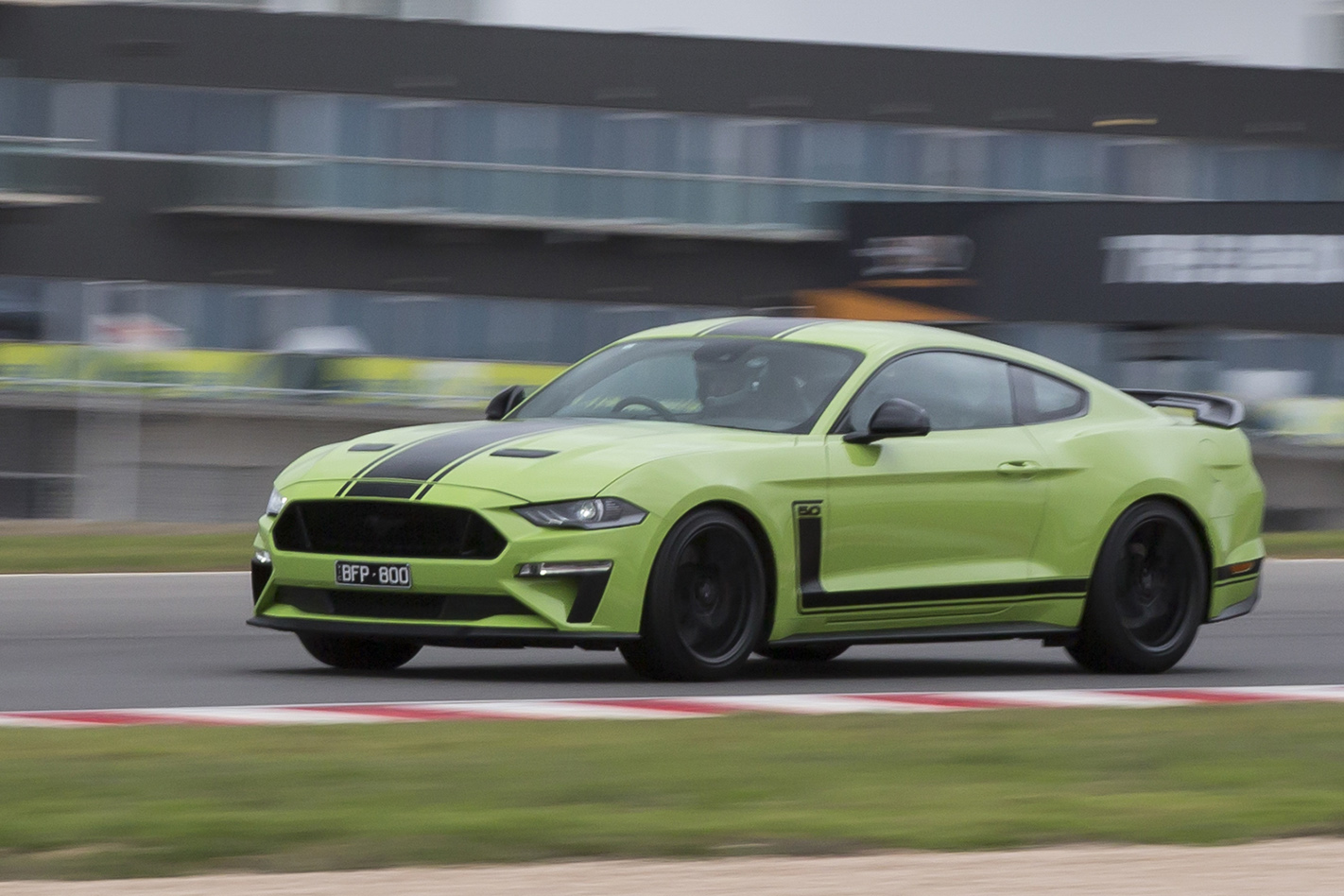 Ford Mustang R-Spec track test