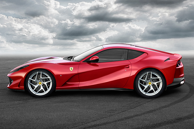 658_2017_Ferrari _812_Superfast _side