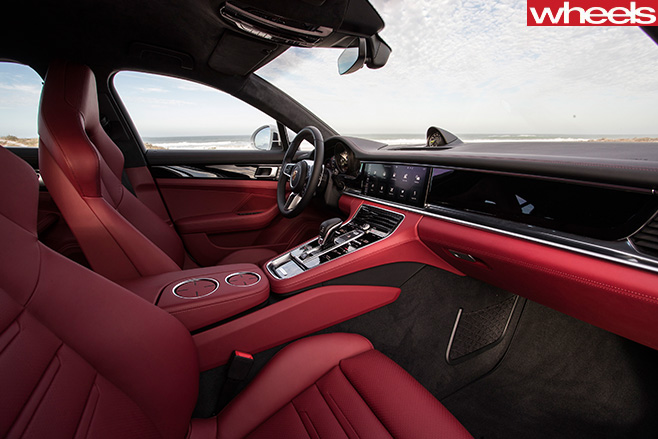 Porsche -Panamera -4-plug -in -hybrid -interior