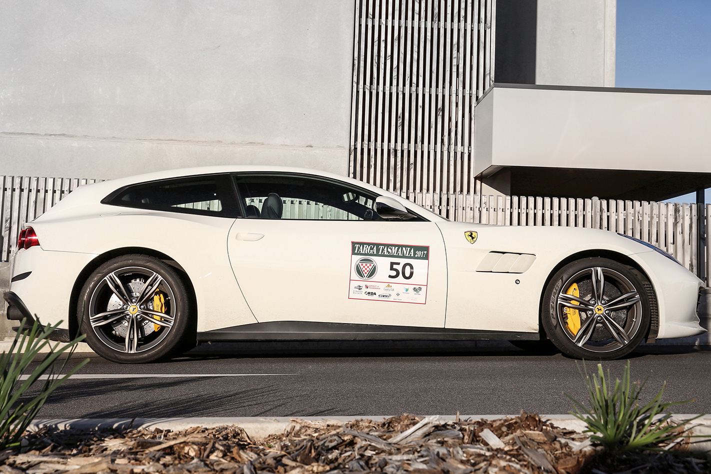 2017 Ferrari GTC4 Lusso side profile