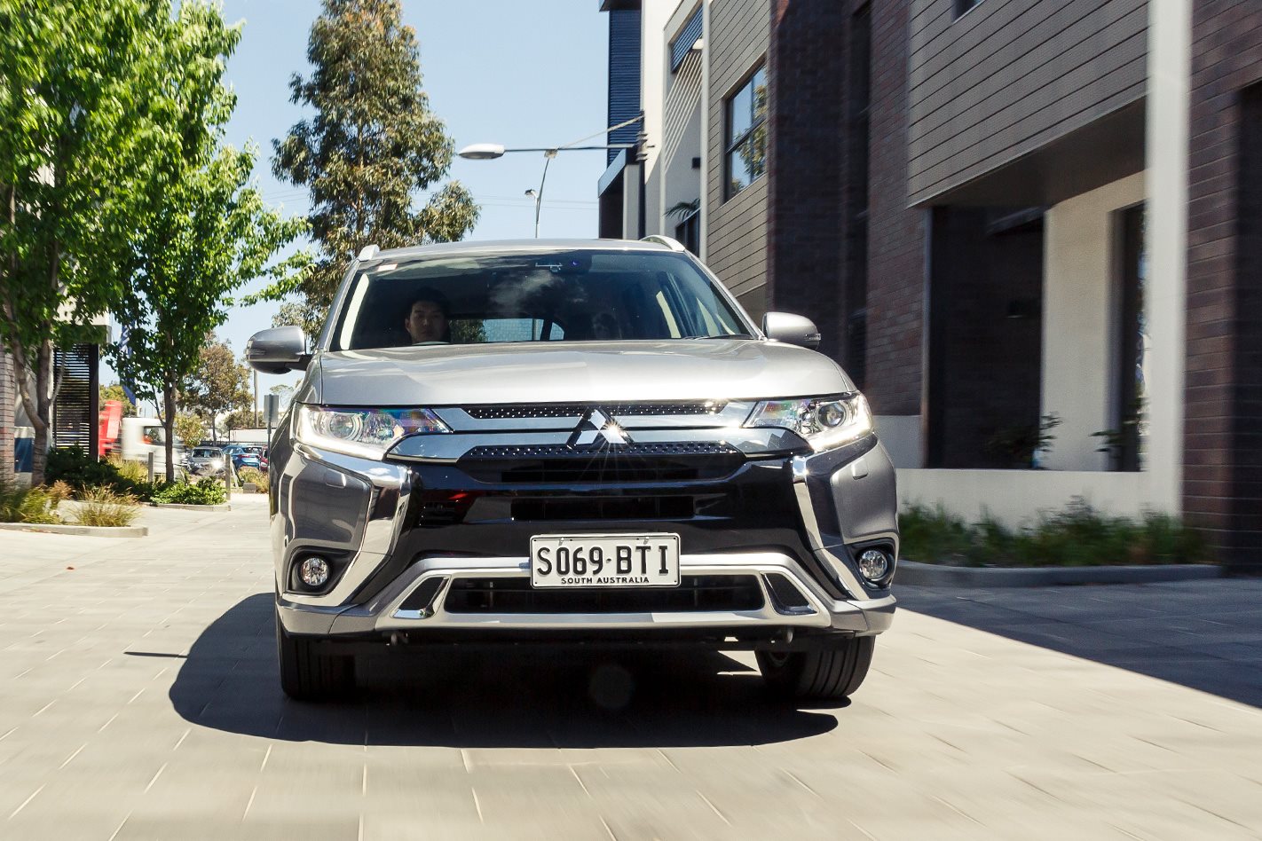 2019 Mitsubishi Outlander PHEV review