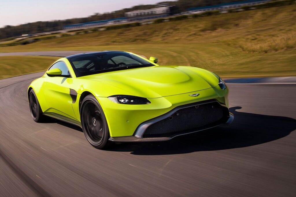 Aston Martin Vantage_02_main