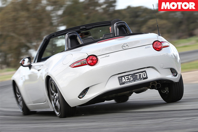 Mazda mx-5 rear turning