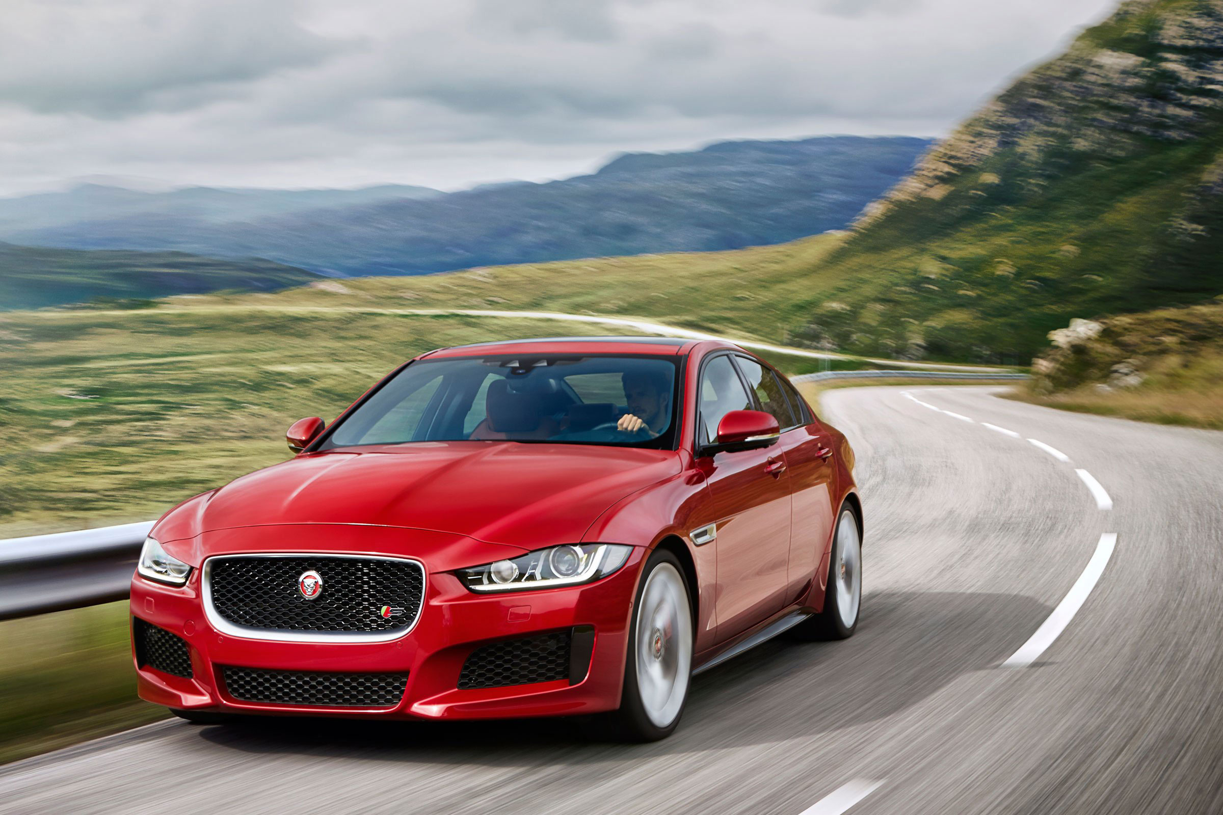 Jaguar -XE-S-front