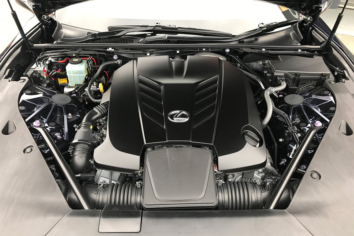 2018 Lexus LC 500 engine