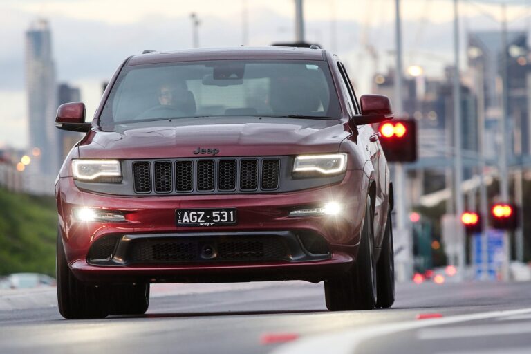 Jeep Grand Cherokee SRT Night