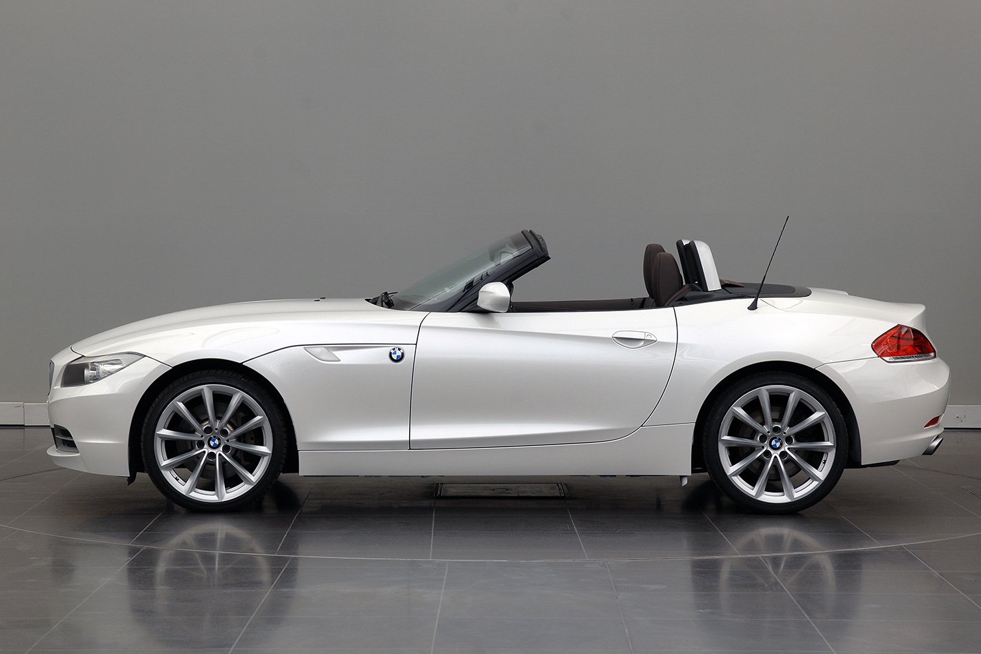 2012-BMW-Z4-20i-side.jpg