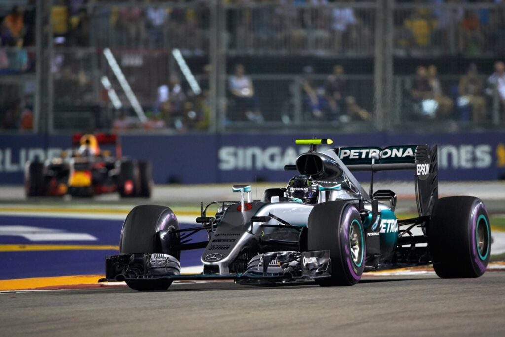 2016 Singapore Grand Prix Nico Rosberg leads Daniel Ricciardo