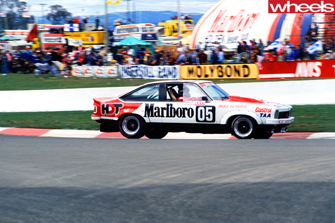 Peter -Brock -driving -Commodore