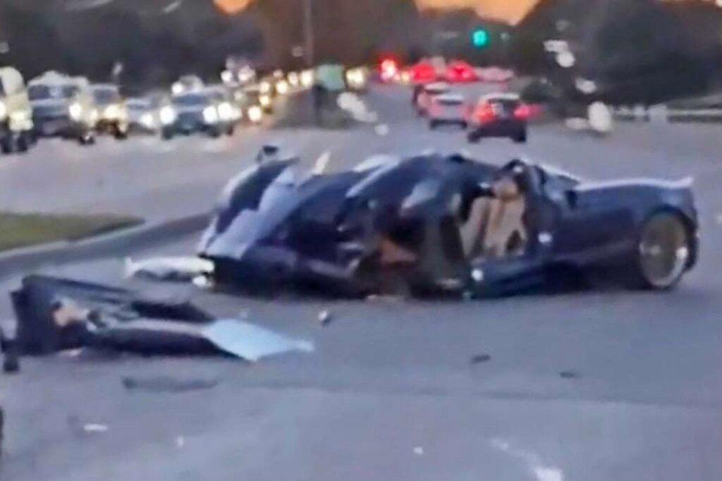 Pagani Huayra crash