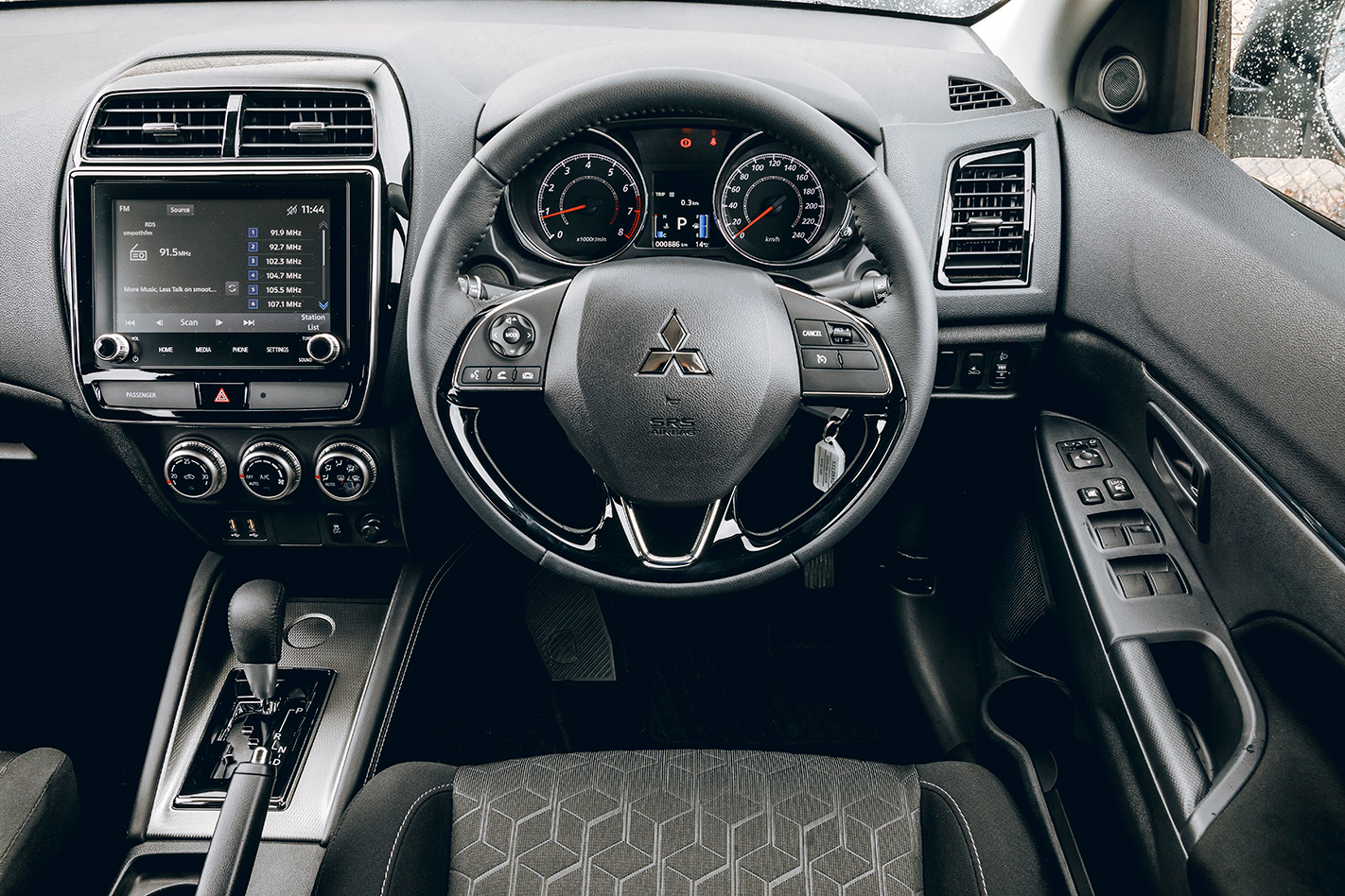 2020 Mitsubishi ASX interior