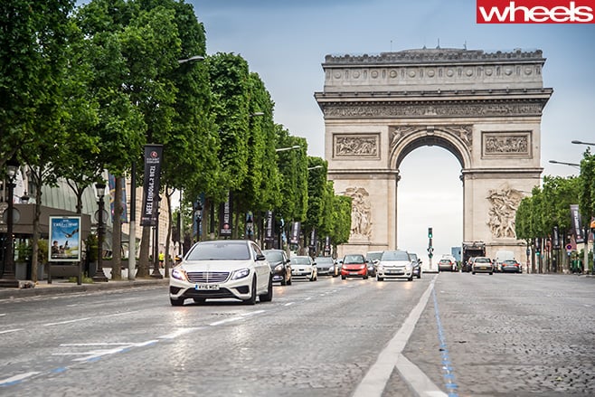 2016-Mercedes -Benz -S63-L-driving -Paris