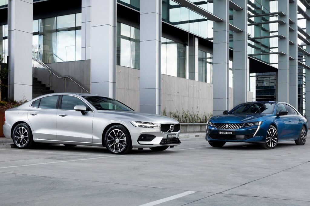 Volvo S60 T5 Momentum versus Peugeot 508 GT