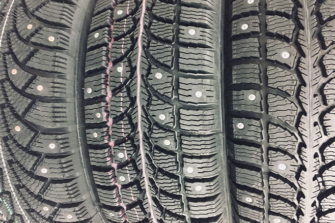 Studded ice tyres