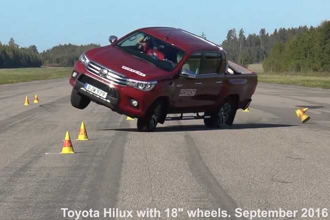Toyota Hilux moose test