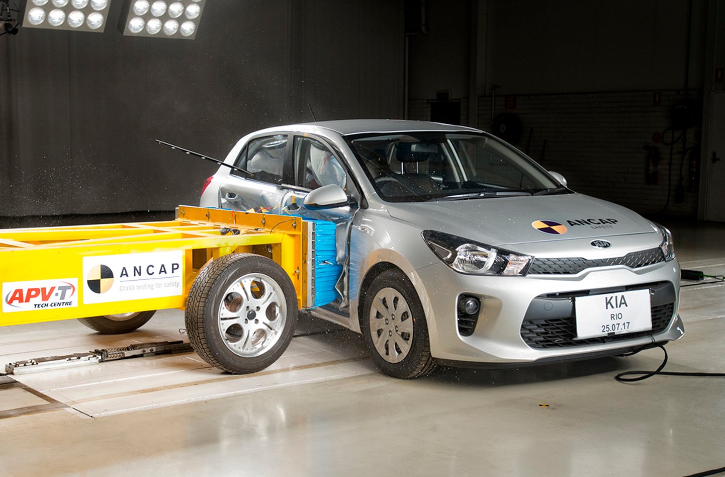 Kia Rio 2017 crash test