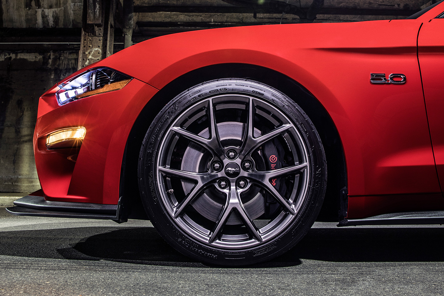 2018-Ford-Mustang-Performance-Pack-wheel.jpg