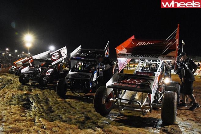 Sprintcar -presentation -to -crowd