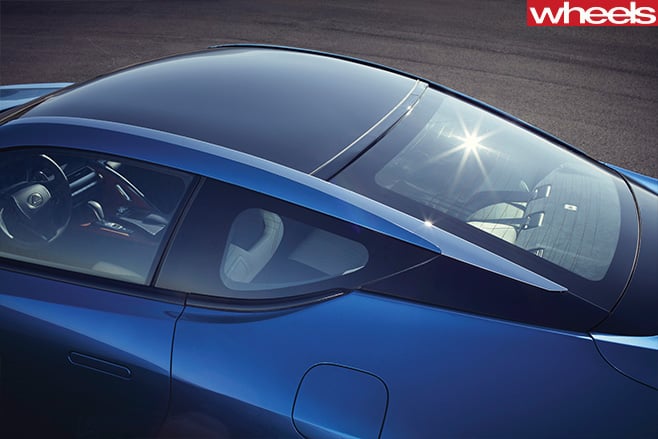 2016-Lexus -LC500h -roof