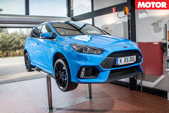 Ford Focus RS Mountune on -hoist