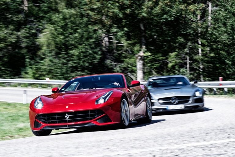 Ferrari F12 Berlinetta vs Mercedes-Benz SLS AMG Black Series