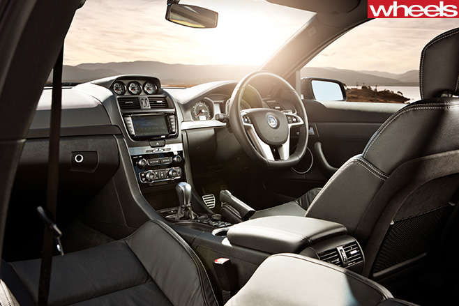 HSV-Clubsport -R8-interior