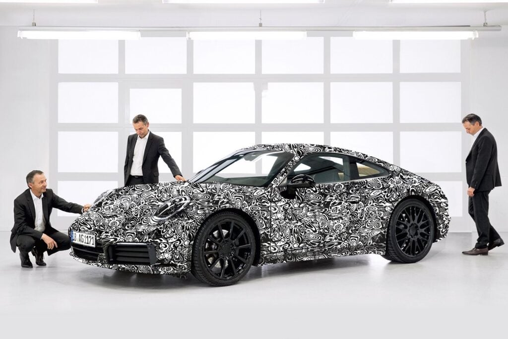 Porsche 992 911 cover MAIN