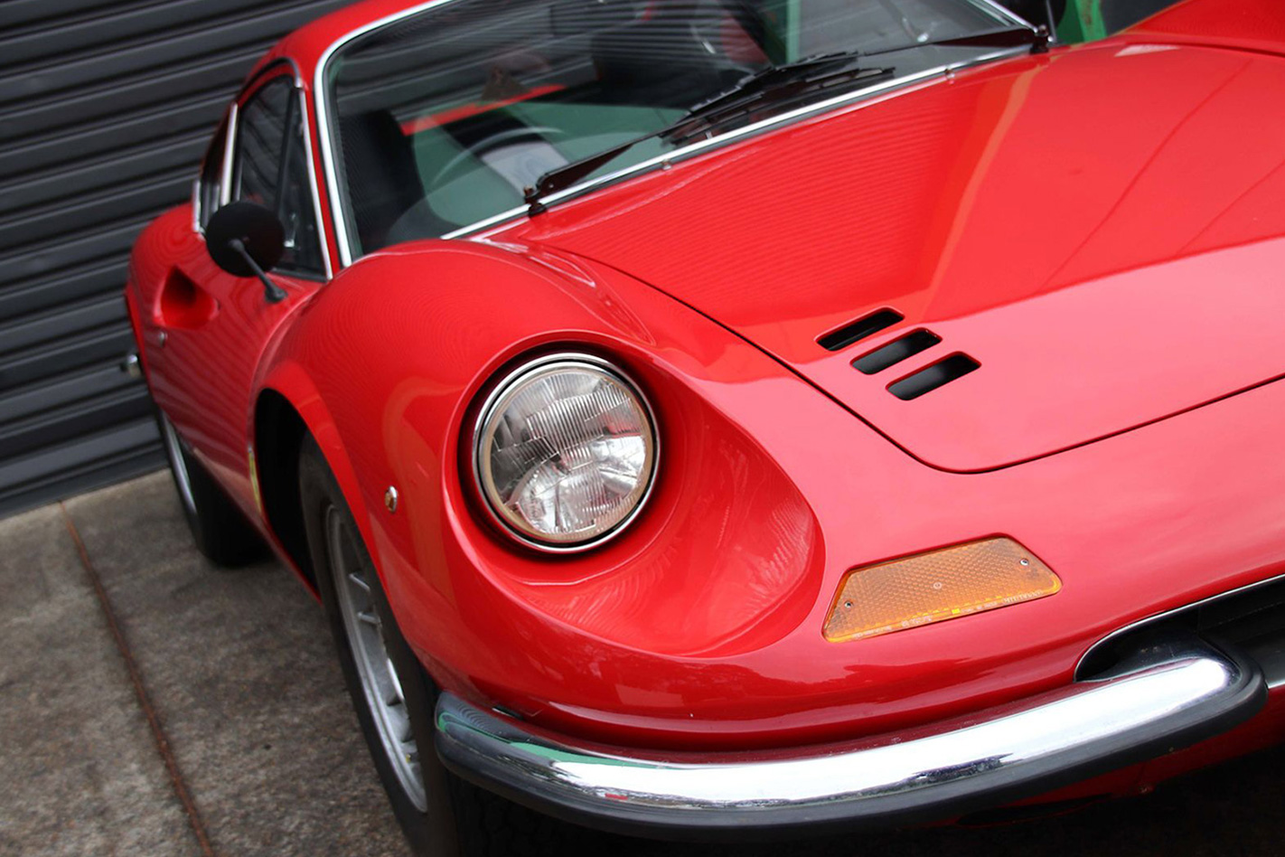 1972-Ferrari-246GT-Dino-coupe-front.jpg