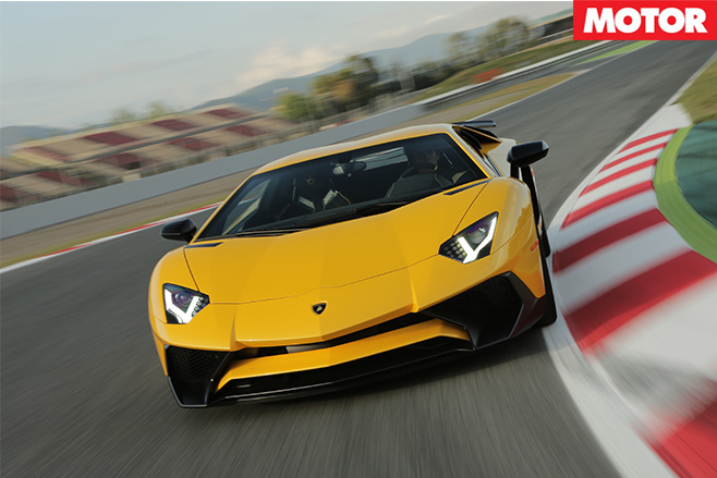 Lamborghini Avendator front