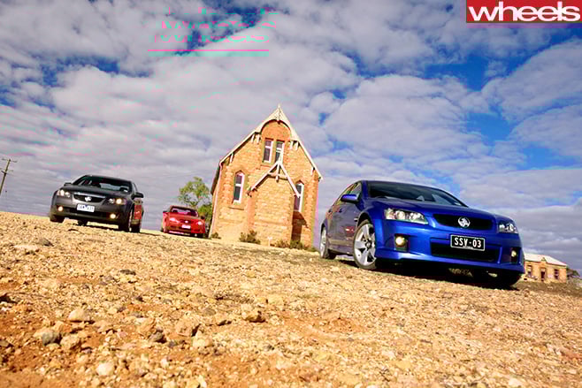 Holden -VE-Commodore -at -park