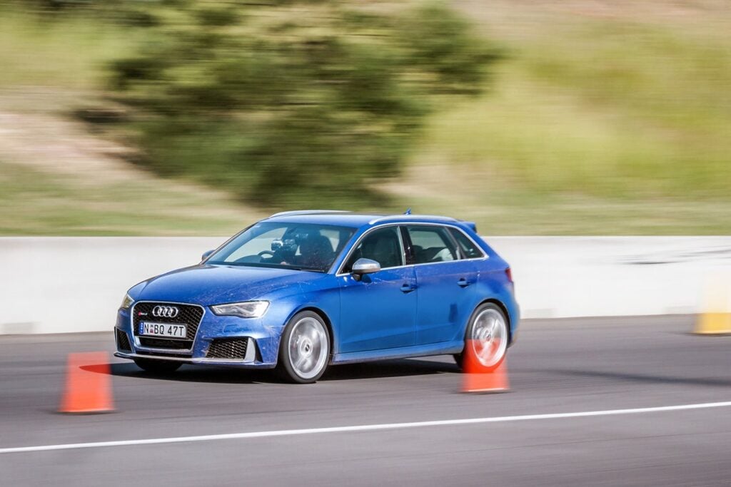 Tyre Test 2016: Dry Braking