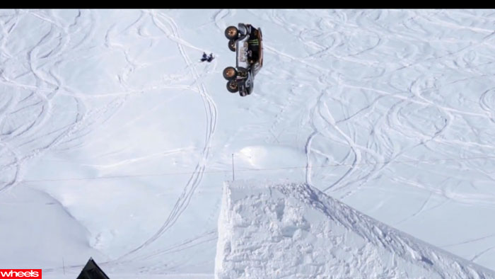 MINI, world first, 360 jump, stunt, backflip, france, insane, countryman