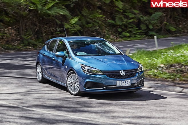 2017-Holden -Astra -COTY-contender
