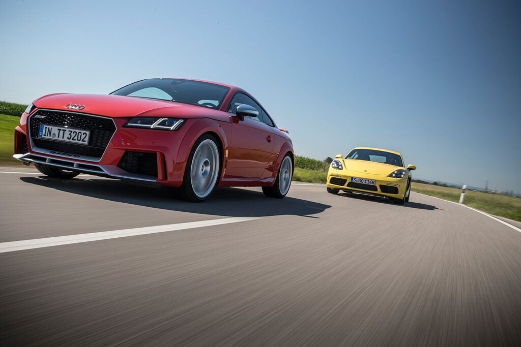 Porsche 718 Cayman S vs Audi TT RS