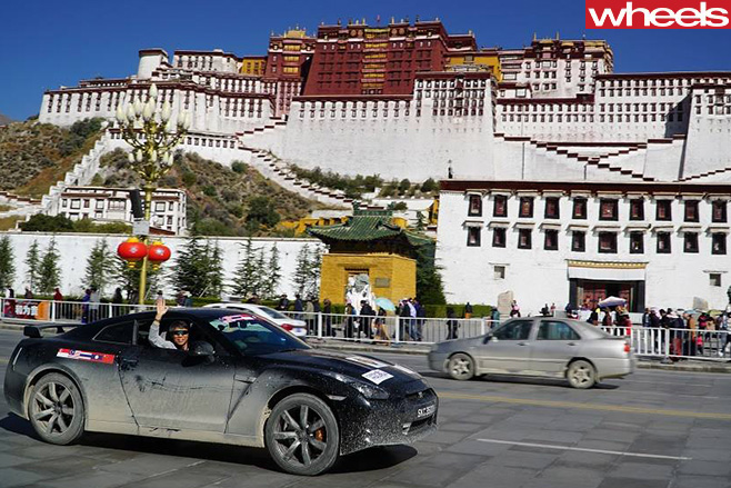 Nissan -GT-R-driving -through -China