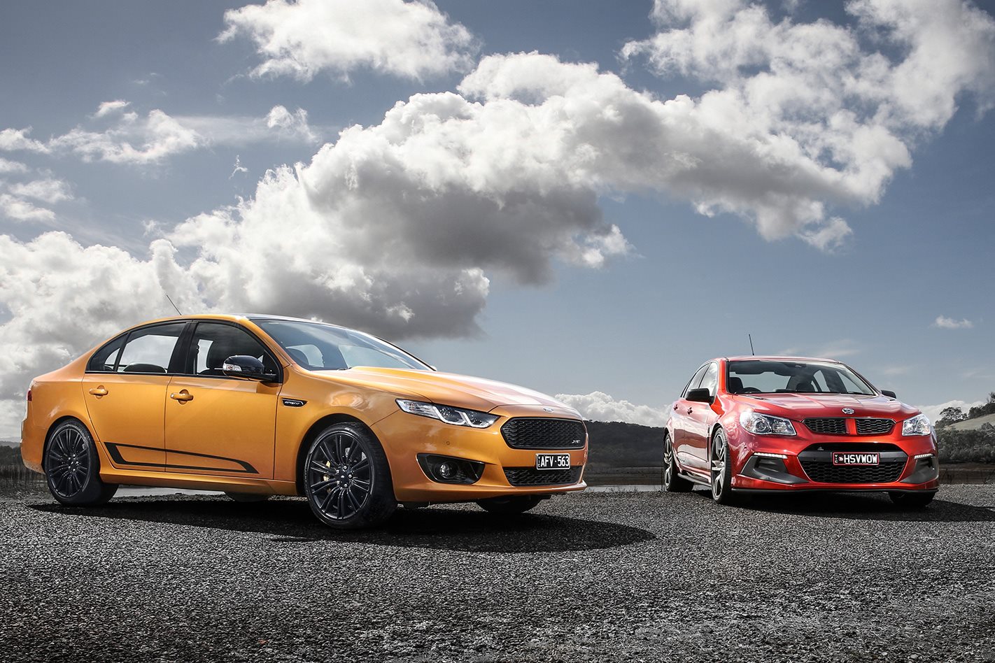 Ford Falcon XR8 Sprint v HSV Clubsport R8 LSA