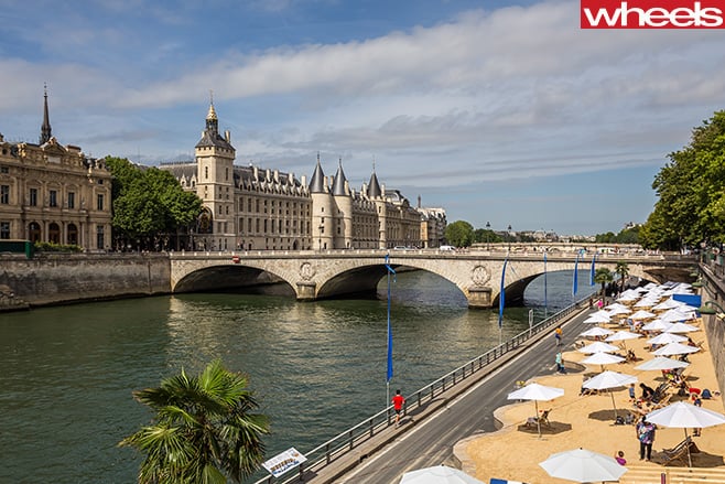 Paris -bridge -2016