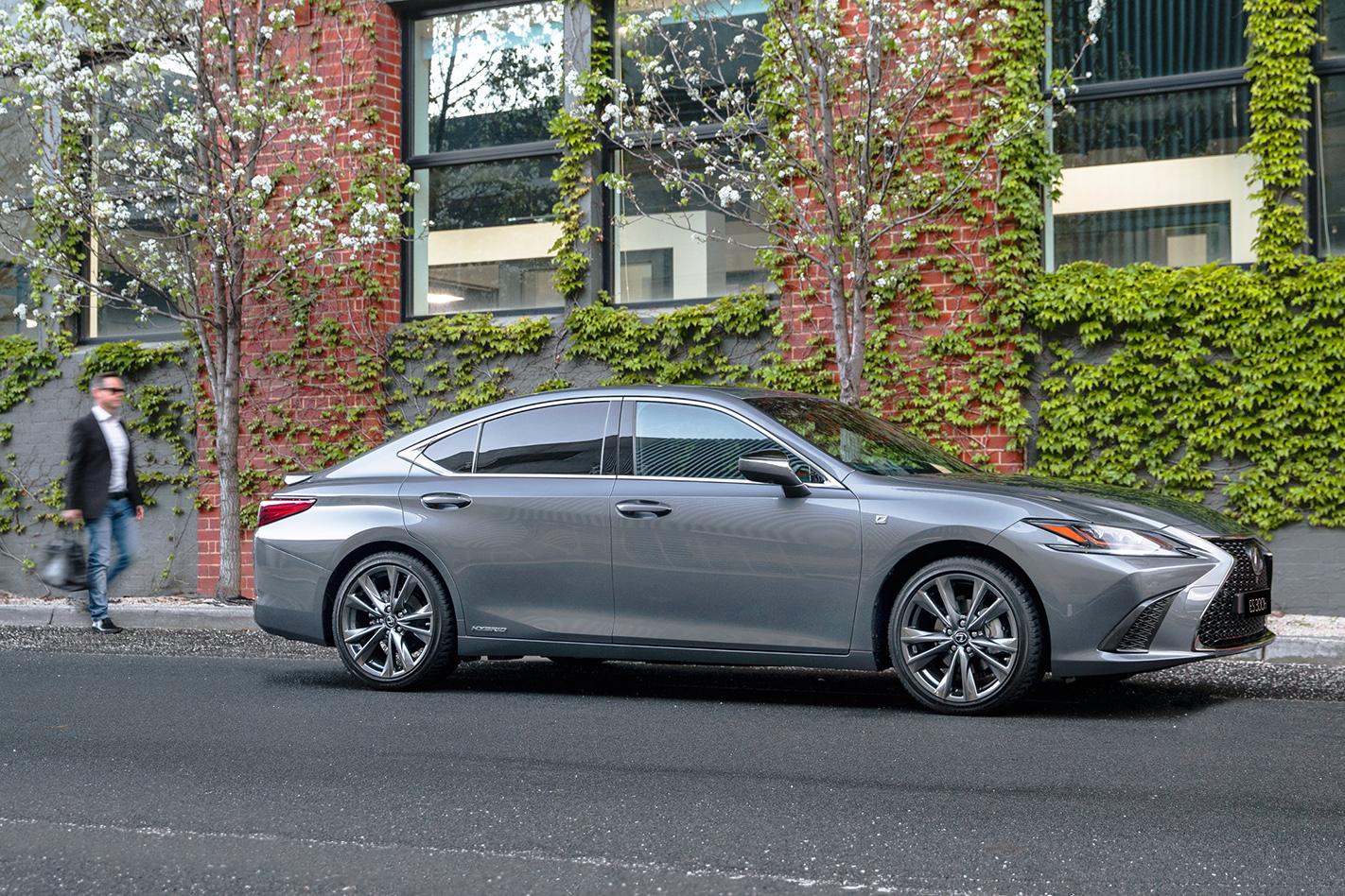 lexus es 300h f sport review
