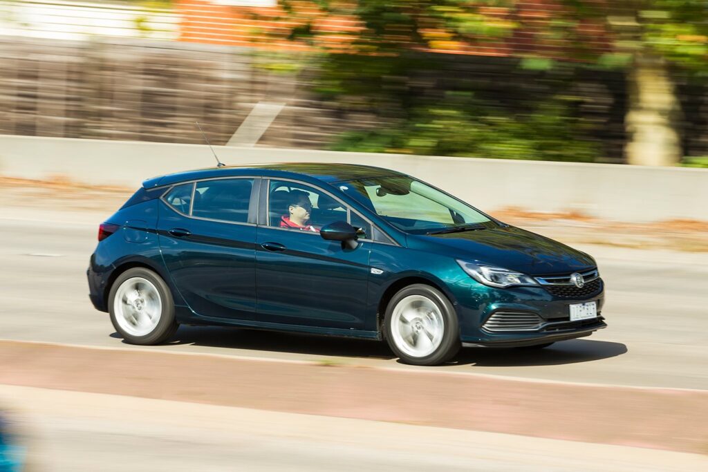2017 Holden Astra RS manual quick review