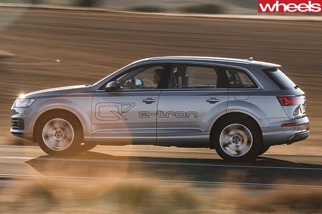 Audi -Q7-e -tron -side