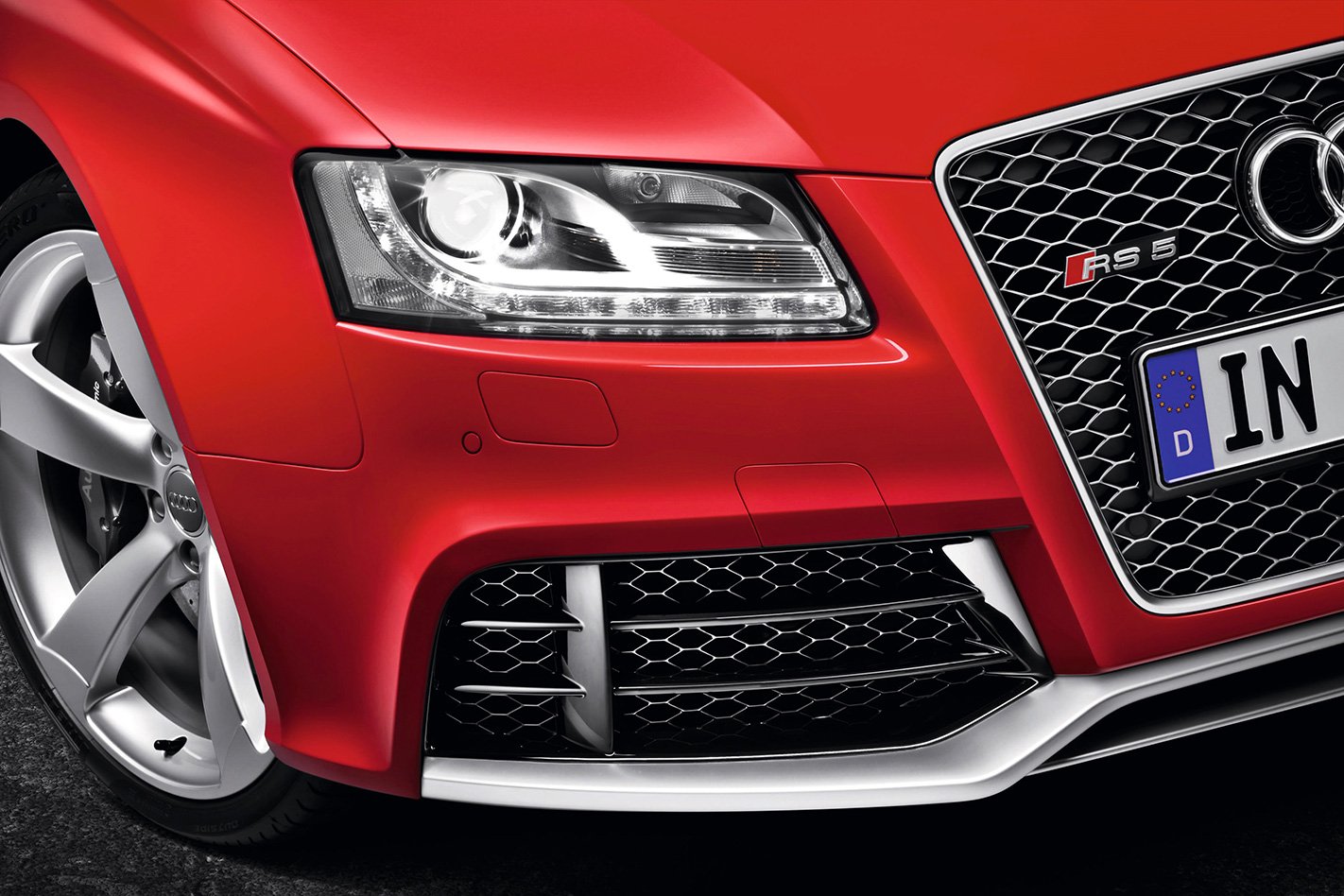 2010 Audi RS5 headlights