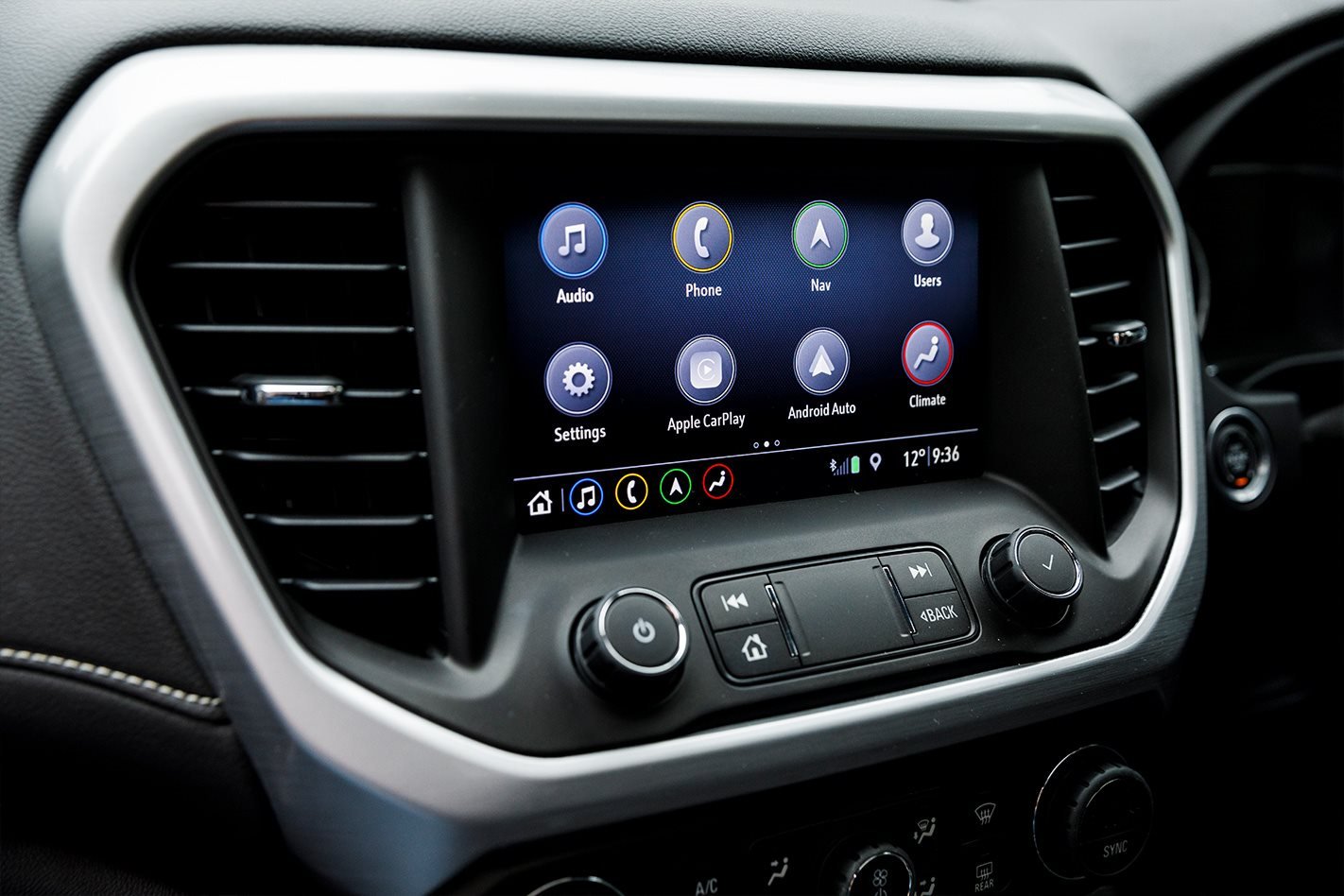 Holden Acadia infotainment