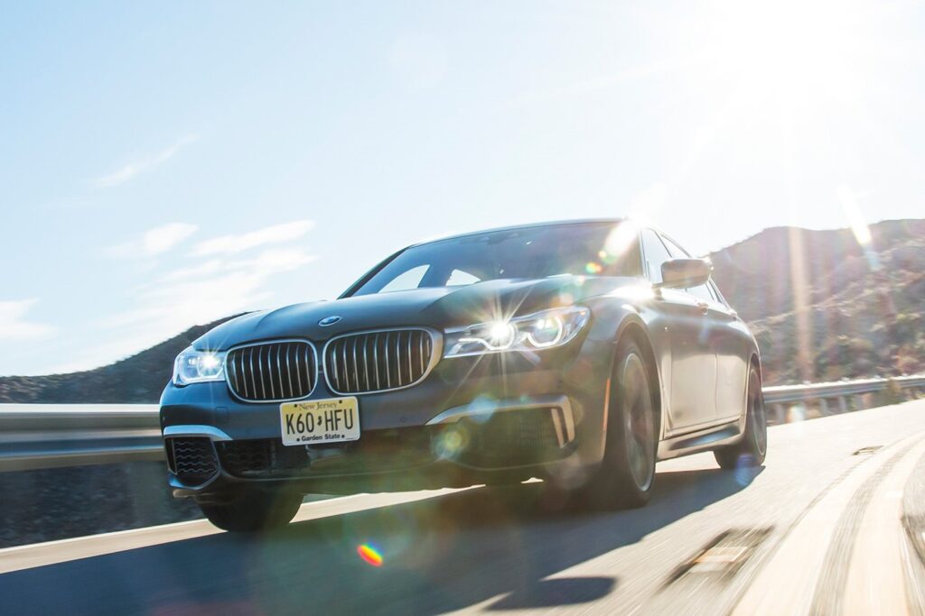 2017 BMW M760Li main