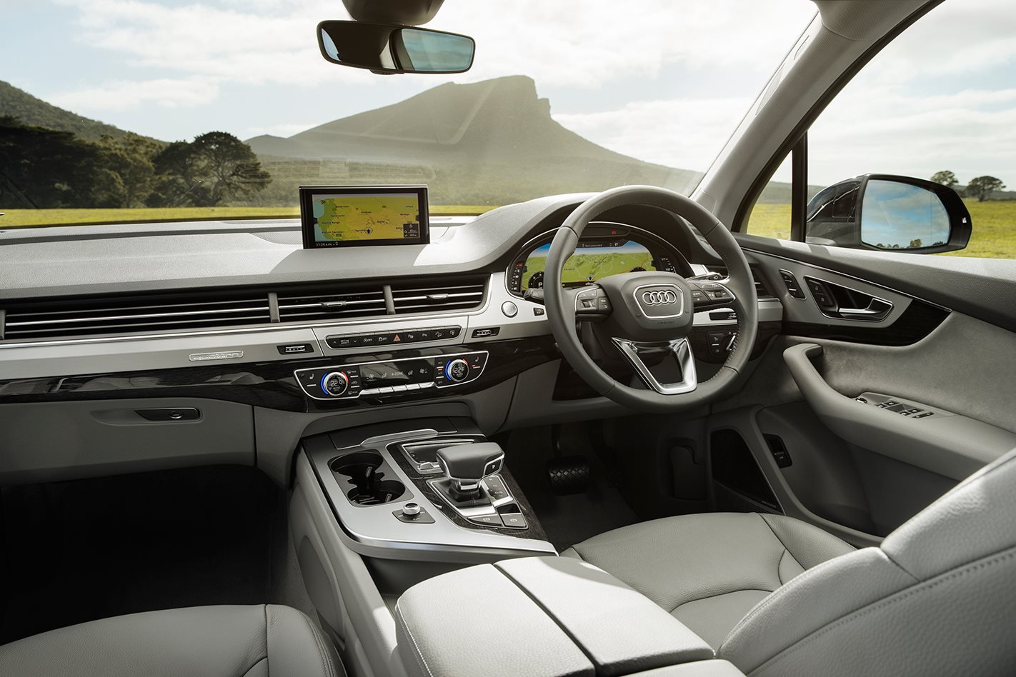Audi Q7 interior