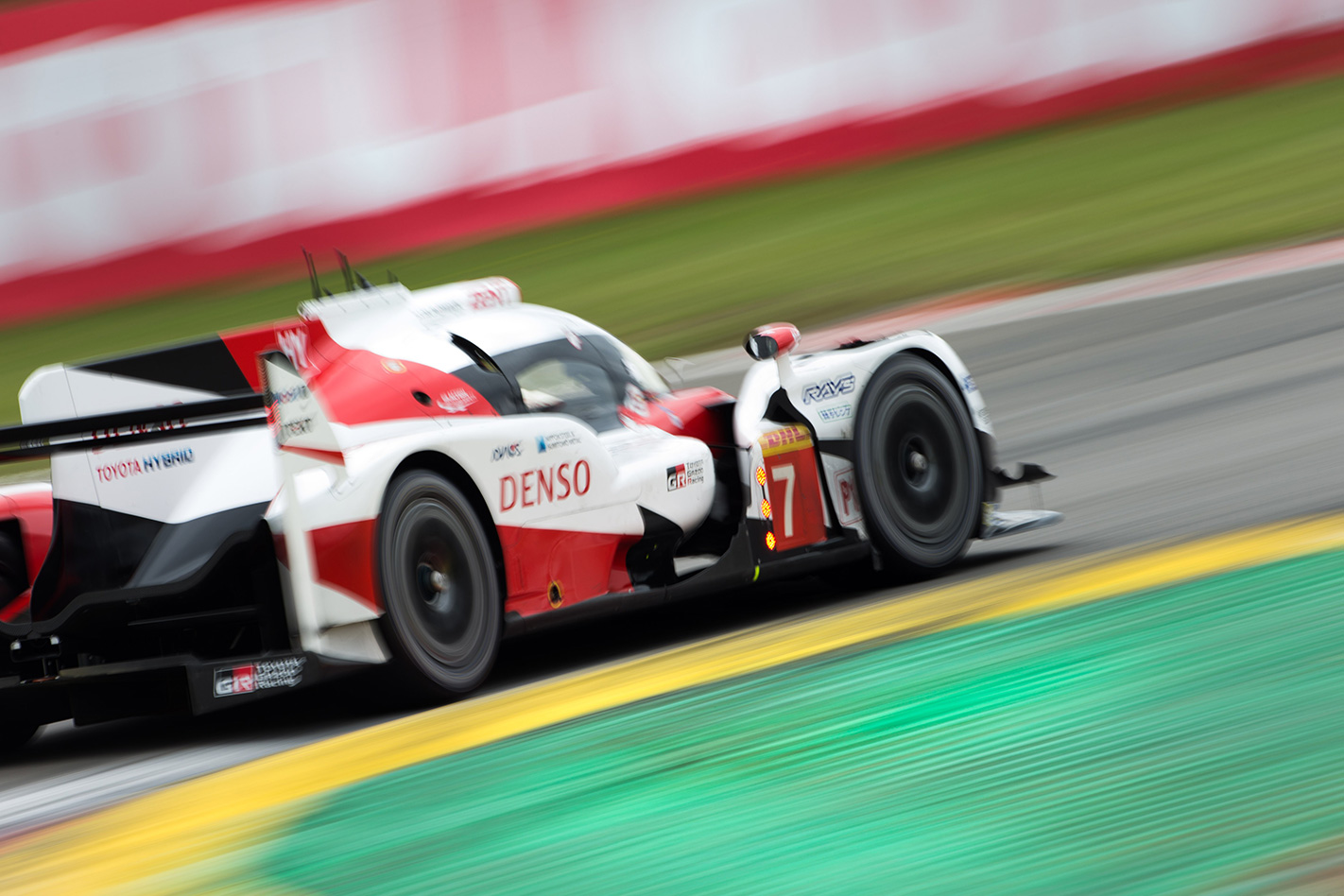Porsche takes 1-2 victory at Nurburgring