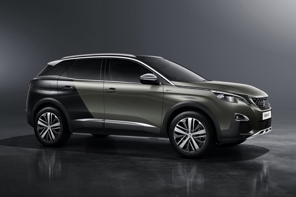Peugeot 3008 front side
