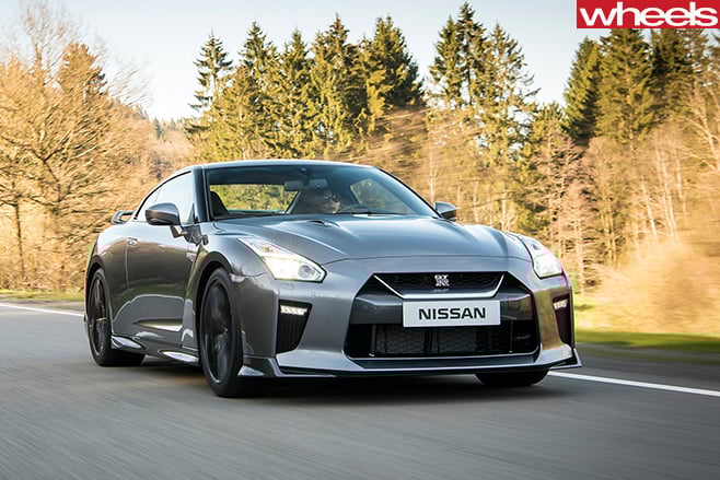 Nissan -GT-R