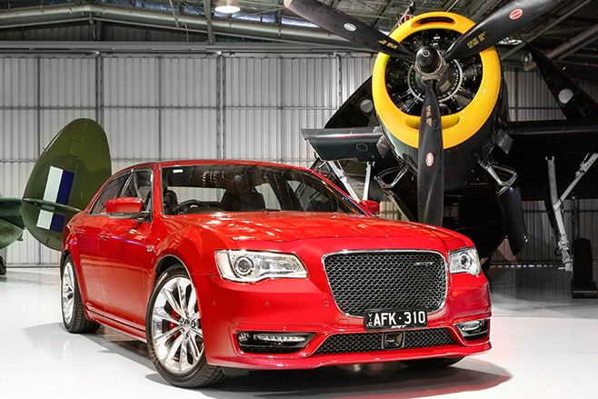 Chrysler -SRT-8-AIRSTRIP